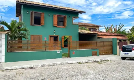 Imperdível oportunidade de compra: Casa à venda em Casimiro de Abreu-RJ, Barra de São João, com 3 quartos, 1 suíte, 2 salas, 3 banheiros, 3 vagas e 163m².