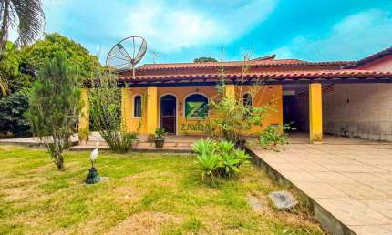Casa à venda em Rio das Ostras-RJ, Jardim Miramar - 3 quartos, 1 suíte, 4 vagas - 100m² de área.