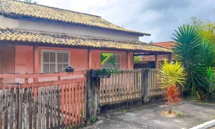 Casa à venda em Casimiro de Abreu-RJ, no bairro Peixe Dourado II - Barra de São João. 3 quartos, 1 suíte, 1 sala, 1 banheiro, 3 vagas de garagem e 170,00 m² de área.