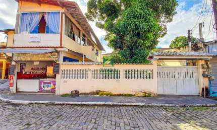 Casas à venda e loja, no bairro Vila Nova, em Barra de São João.