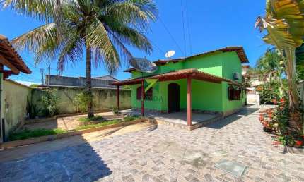 Casa à venda em Casimiro de Abreu-RJ, Vila Nova - Barra de São João: 3 quartos, 2 suítes, 1 sala, 3 banheiros, 4 vagas, 101,04m².