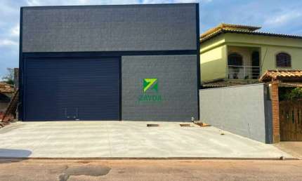 Galpão industrial para locação em Rio das Ostras-RJ, bairro Jardim Miramar: 1 sala, 2 banheiros, 3 vagas, 300m².