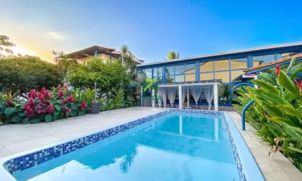 Casa à Venda em Casimiro de Abreu-RJ, Jardim Prata - Barra de São João: 5 Quartos, 4 Suítes, 2 Salas, 8 Banheiros, 3 Vagas, 380m².