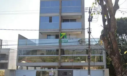 Apartamento à venda em Rio das Ostras-RJ: 1 quarto, 1 sala, 1 banheiro, 1 vaga de garagem na Av. Gov. Roberto Silveira, Costa Azul.