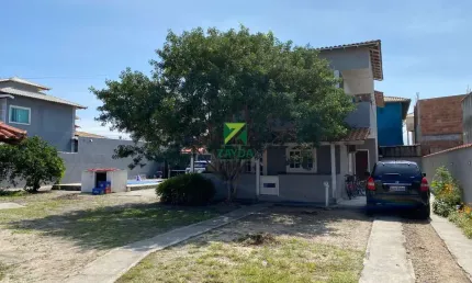 Casa de 4 quartos na Cidade Praiana - Rio das Ostras, com 2 salas, 2 banheiros, 5 vagas de garagem!