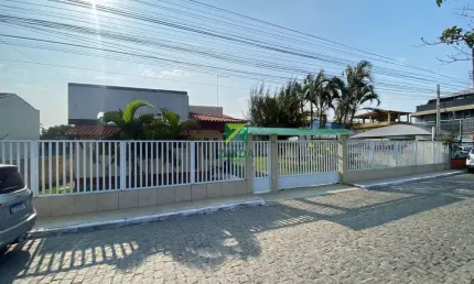 Excelente oportunidade! Ponto comercial à venda em Barra de São João-RJ, Vila Nova: 6 salas, 4 banheiros, 5 vagas, 126,41 m².