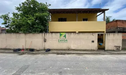 Casa duplex de 3 quartos no bairro Recanto, Rio das Ostras-RJ! 220m²(total), quintal, próxima à rodovia, praia e comércio.