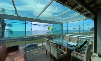 Imperdível Casa Duplex à Beira Mar com 2 Suítes no Centro de Barra de São João-RJ