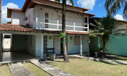 Duplex à Venda no bairro Jardim Miramar em Rio das Ostras-RJ: 04 Quartos, Área Gourmet, 372m² de terreno. Aceita financiamento bancário