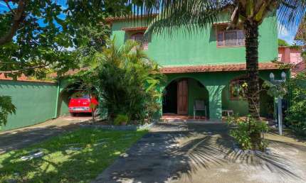Casa de luxo à venda em Rio das Ostras - Jardim Miramar, com kitnet aos fundos. Oportunidade