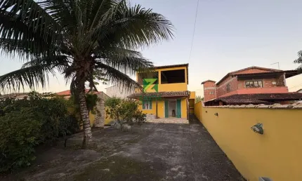 Casa à venda no Peixe Dourado II: 2 quartos, 2 banheiros, 2 vagas de garagem, amplo quintal! Bairro seguro e tranquilo