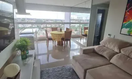 Apartamento mobiliado, 70 metros, andar alto, enfrente ao parque