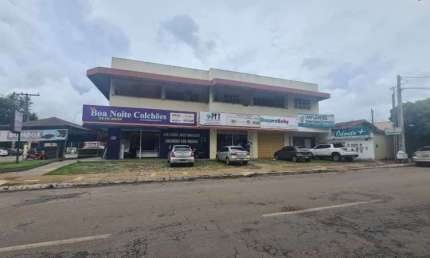 Galeria comercial muito bem localizada no Urias Magalhães.