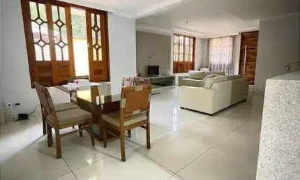 Sobrado à venda com 4 suítes de 300,00m² no Jardim Atlântico