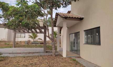 Chácara à Venda com 1.400 m² e 4 suítes em Senador Canedo