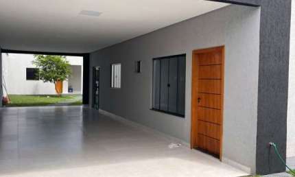 Casa à venda com 3 quartos, sendo 1 suíte de 180,00 m² no Setor Ponta Kayana.