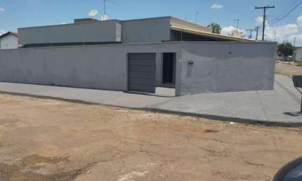 Casa à venda com 3 quartos, sendo 1 suíte de 170,00m² no Residencial Triunfo