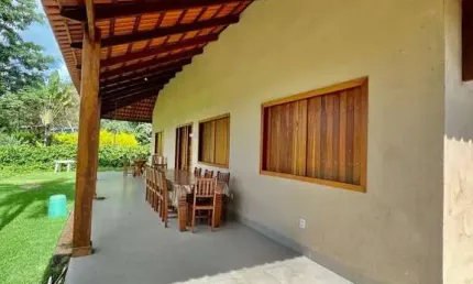 Chácara à venda de 4 mil metros, rica em água no  município de roselândia.