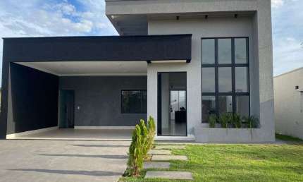Casa de alto padrão com fino acabamento no condomínio Solar Itália