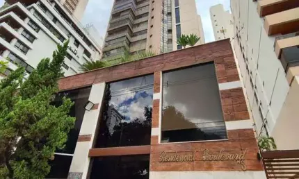 Apartamento Clássico 4 suítes, com 340m² na orla do Vaca Brava - Setor Bueno