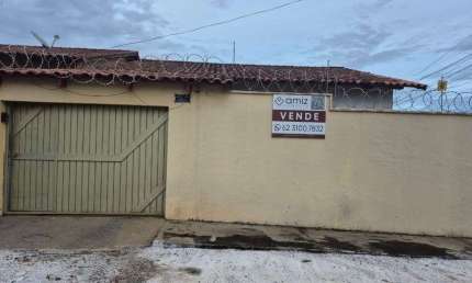 Casa à venda com 3 quartos sendo 1 suíte no Setor Faicalville de 106,16 m².