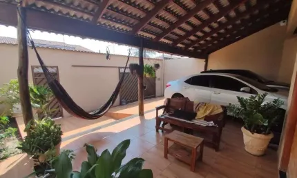 Sobrado com 3 quartos, sendo 1 suíte no setor morada do sol