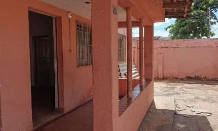 Casa à Venda com 3 quartos, 179,00 m² - Bairro Rodoviário.