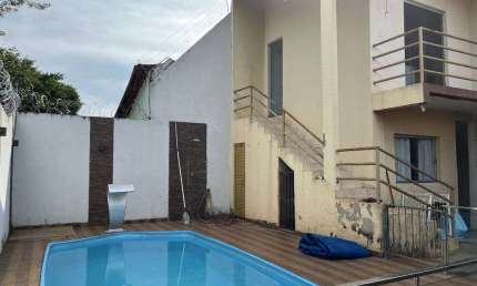 Oportunidade Casa à Venda com 3 quartos, sendo 1 suíte de 296,25 m².