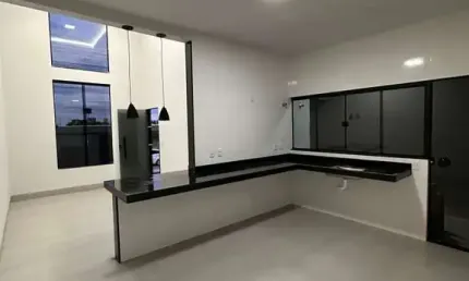 Casa à Venda com 3 quartos, sendo 1 suíte, de 100,00m²  no Jardim Cristalino.
