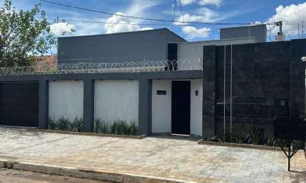 Excelente casa de Alto Padrão com área total de 420m²