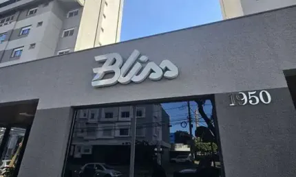Apartamento 2 Quartos c/ Suíte – St. Serrinha – Com armários e lazer no rooftop