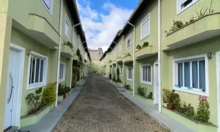 Casa a venda na Vila Bancária por apenas R$ 319.500,00, Sobrado a venda na Vila Bancária por apenas R$ 319.500,00