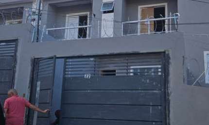 Casa à venda em São Paulo-SP, Jardim Nove de Julho: 3 quartos, 1 suíte, 2 salas, 2 banheiros, 2 vagas de garagem, 100m².