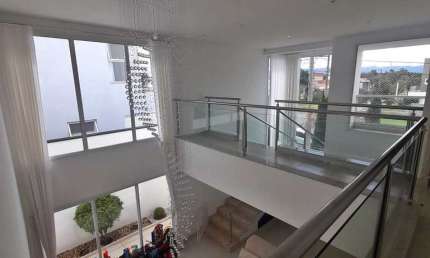 Sobrado à Venda no Condomínio San Marco, Taubaté - 3 Suítes