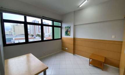 Sala comercial para alugar na Rua Conselheiro Moreira de Barros, 159, Centro, Taubaté
