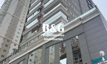 Apartamento com 3 suítes, na área central da Meia Praia. Pronto para morar!