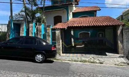 Sobrado com 3 dormitórios à venda, 320 m² por R$ 1.060.000,00 - Mogi Moderno - Mogi das Cruzes/SP