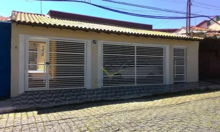 Casa com 3 dormitórios à venda, 147 m² por R$ 700.000,00 - Vila São Francisco - Suzano/SP