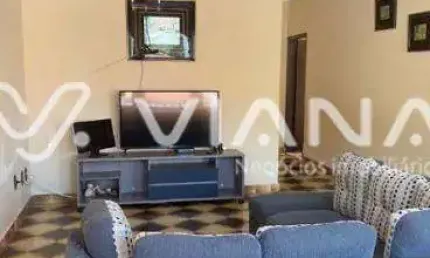 Casa 4 dormitórios à Venda no Bairro Cerâmica em São Caetano do Sul.