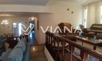 Casa Assobradada à Venda com 3 Quartos no Bairro Osvaldo Cruz em São Caetano do Sul!