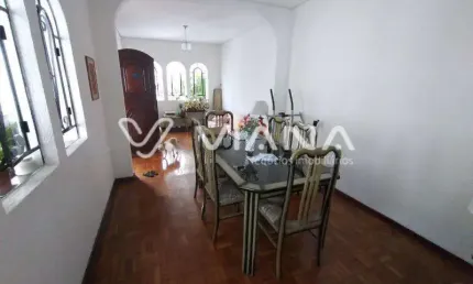 Casa com 2  Dormitórios em Centro em  São Caetano do Sul