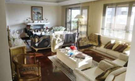Apartamento à Venda com 3 Suítes no Bairro Santo Antônio em São Caetano do Sul