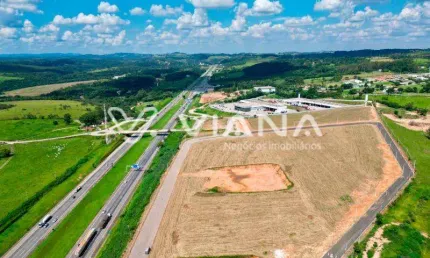 Loteamento empresarial às margens da Rodovia Castello Branco