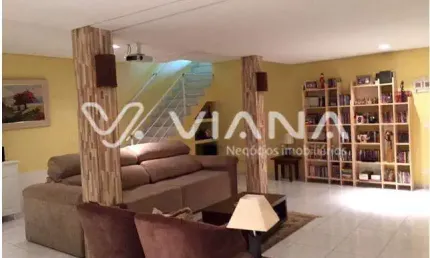 Sobrado à Venda com 3 Quartos no Bairro Vila Floresta em  Santo André!
