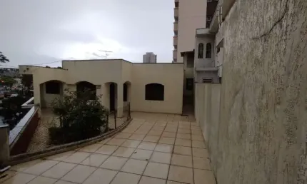 Casa Assobrada 3 dormitórios para Venda e Locação no Bairro Campestre em Santo André