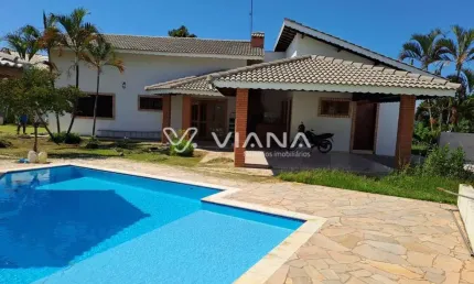 Casa Linda em Condomínio Fechado com 3 Quartos na Cidade de Itu