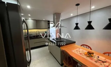 Lindo sobrado a venda no bairro Nova Gerty com 3 quartos e edícula