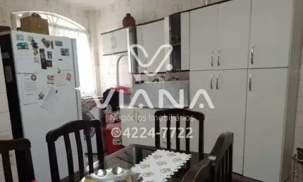 Sobrado Invertido com 4 Quartos à Venda em Santo André/SP.