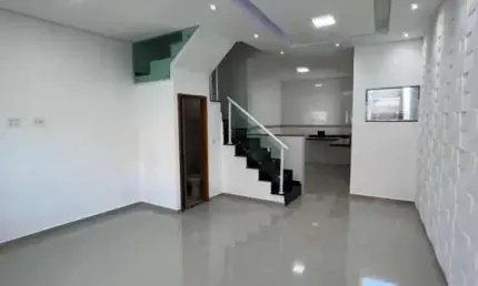Sobrado para Venda em Santo André, Santa Terezinha, 2 dormitórios, 2 suítes, 1 banheiro, 1 vaga