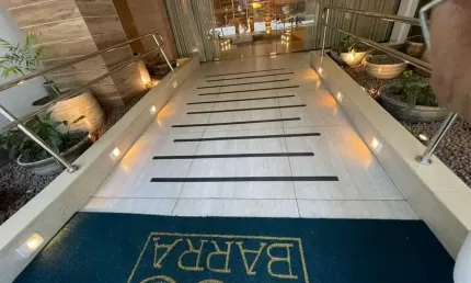 Apartamento 1/4 na barra, varanda ampla, vista mar, salvador- ba